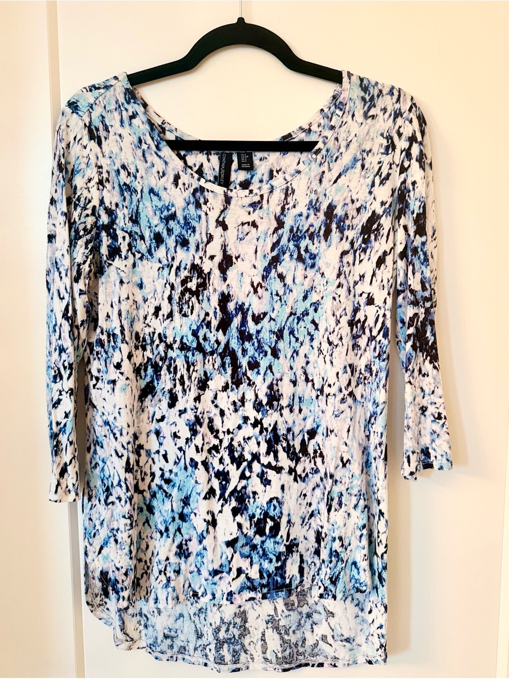Cynthia Rowley Blue, Black & White Abstract Scoop Neck Top